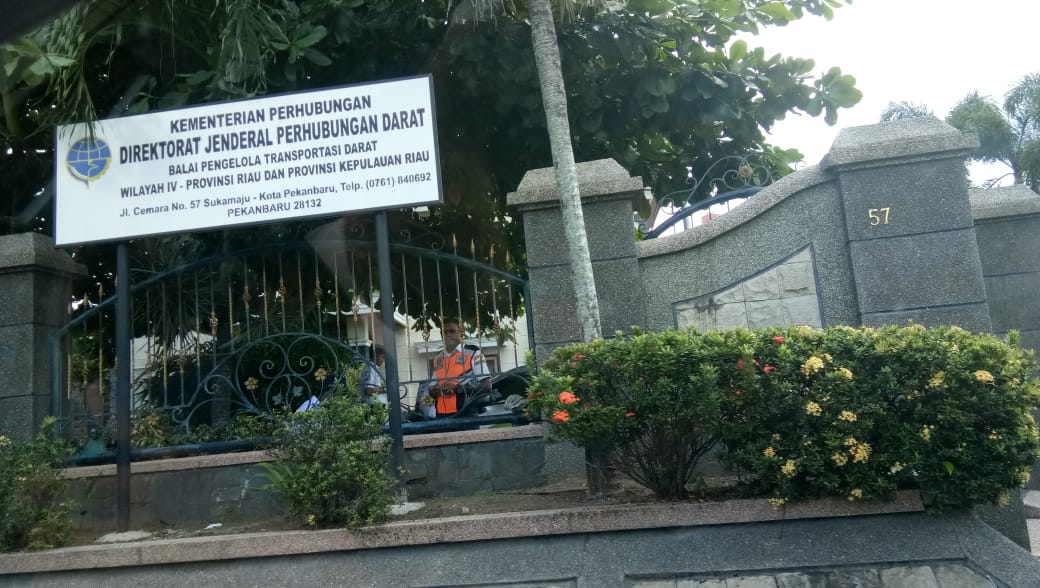 Aji Panatagama Jarang Masuk Kantor dan Alergi Terhadap Wartawan