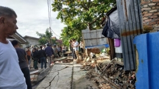 Pagar Tembok Sekolah Tumbang, Korban Pingsan