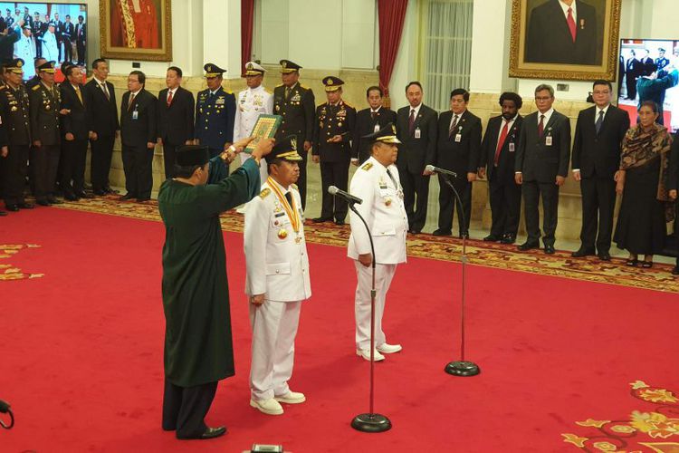 Syamsuar-Edy Nasution Resmi Dilantik Menjadi Gubernur dan Wakil Gubernur Riau