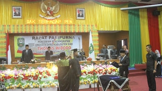 DPRD Siak Laksanakan PAW Anggota Dalam Rapat Paripurna Istimewa