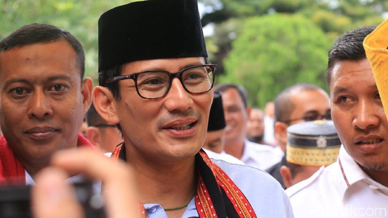 Sandiaga Uno Kunjungi Kota Istana Siak Sri Indrapura