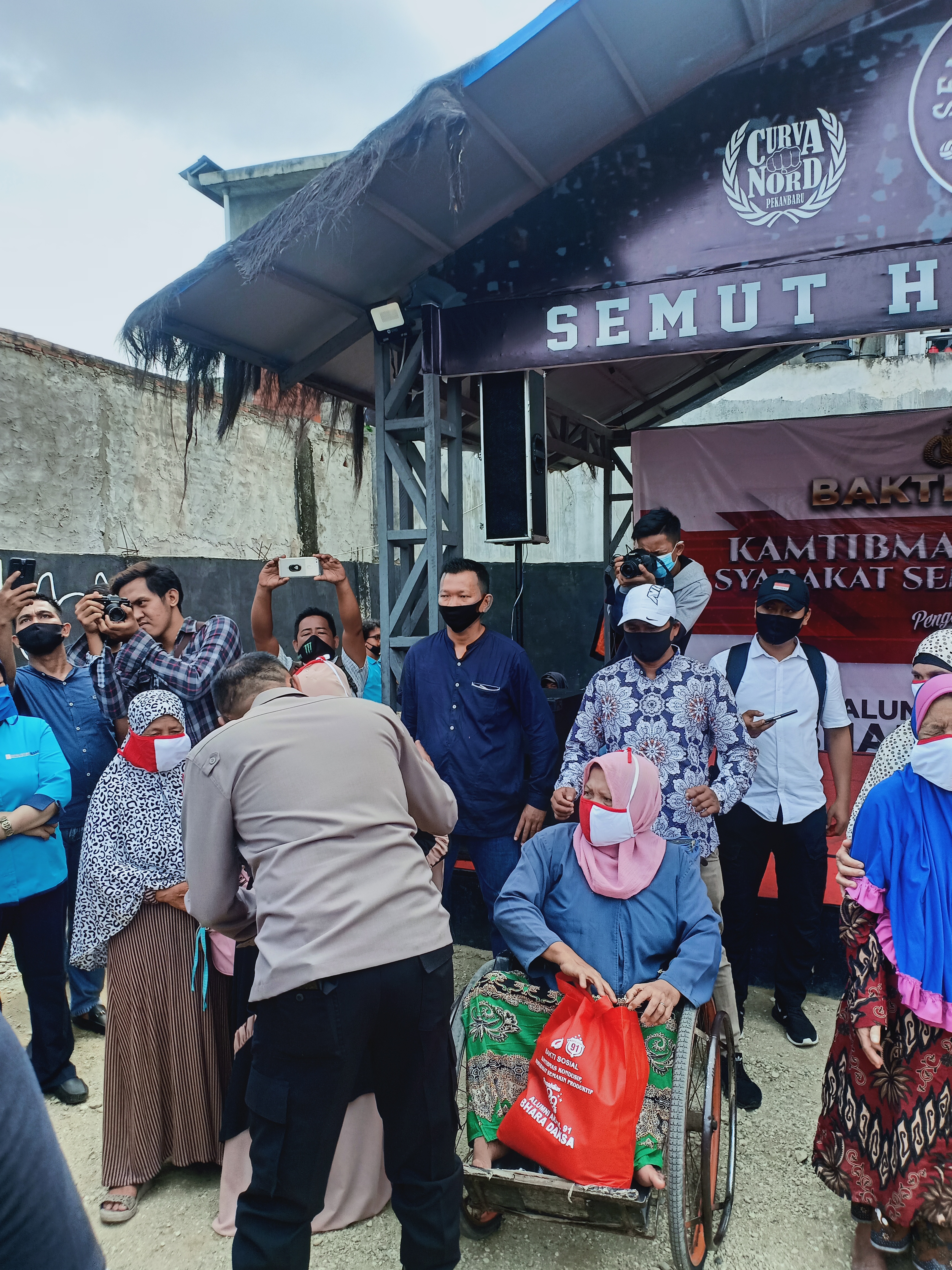 29 Tahun Masa Bakti, Alumni Akpol 1991 Bagikan Seribu Bantuan Paket Sembako di Pekanbaru