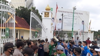 Mahasiswa fakultas pertanian gelar aksi jilid 2 untuk menagih janji gubernur dalam pembebasan lahan ilegal