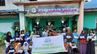 Rumah Yatim Berikan Bantuan Pendidikan kepada Siswa SD dan SMP Islam Al Hasanah di Riau