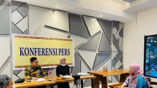 Usai Konferensi Pers Bersama Lawyernya SDY Kini Ditahan Kejati Riau