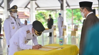 Dihadapan Gubernur, Bupati dan Wakil Bupati Rokan Hilir di Lantik