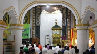 Wagubri Hadiri Maulid Nabi Muhammad SAW di Masjid Raya Senapelan