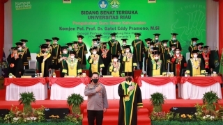 Komjen Pol Prof Dr Gatot Eddy Pramono Msi Resmi Dikukuhkan Sebagai Guru Besar Kehormatan Universitas Riau Bidang Ilmu Hukum