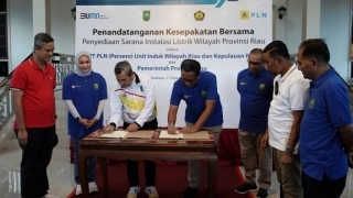 Gubri Tandatangani Komitmen Bersama PLN Siap Sukseskan Program Riau Hijau